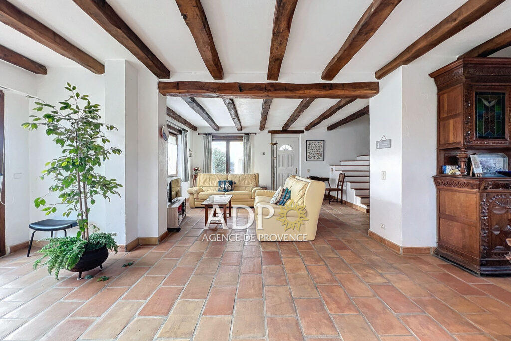 vente maison 5 Pièce(s) – 5 pièces – 4 chambres – 141.24 m²