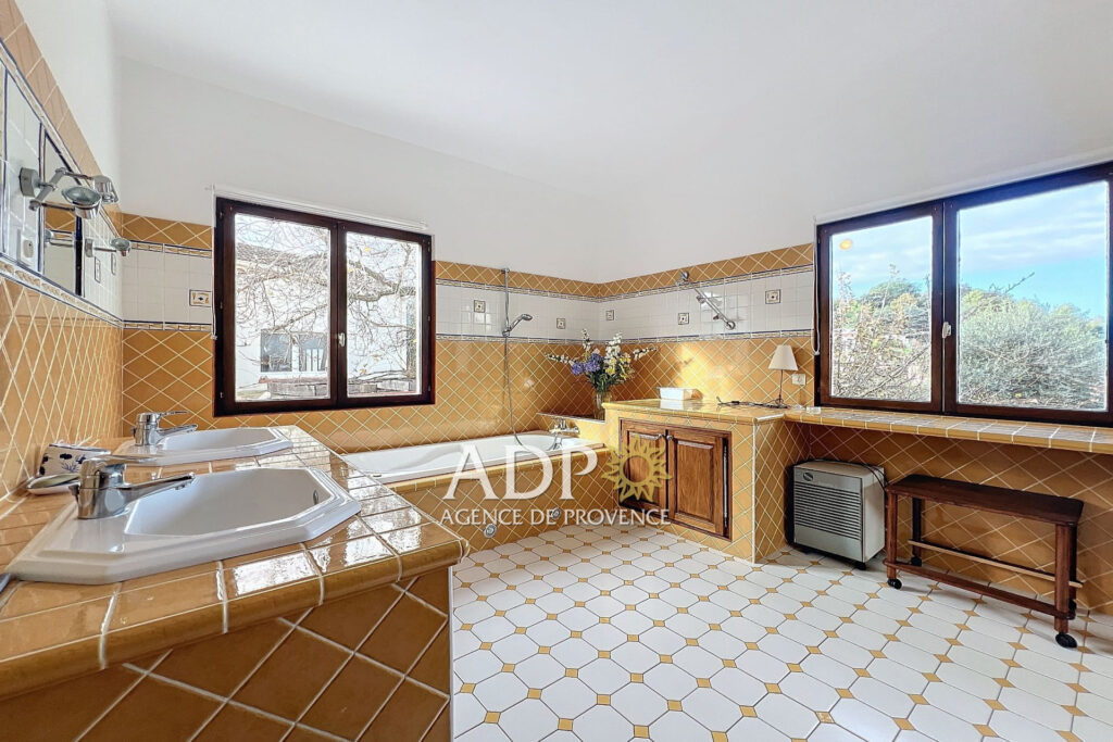 vente maison 5 Pièce(s) – 5 pièces – 4 chambres – 141.24 m²