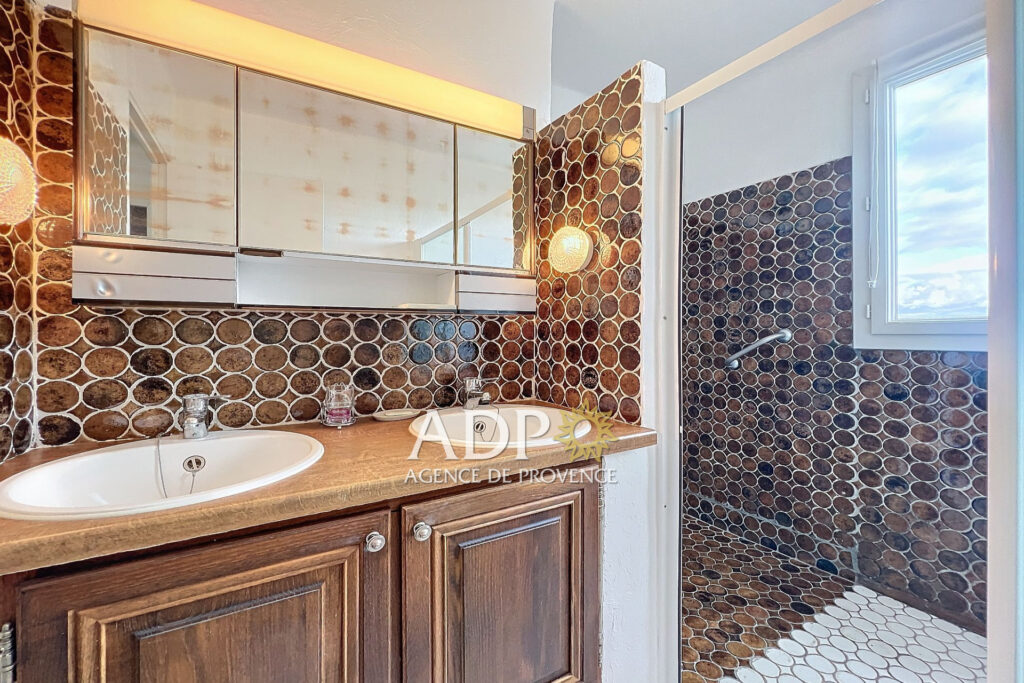 vente maison 5 Pièce(s) – 5 pièces – 4 chambres – 141.24 m²