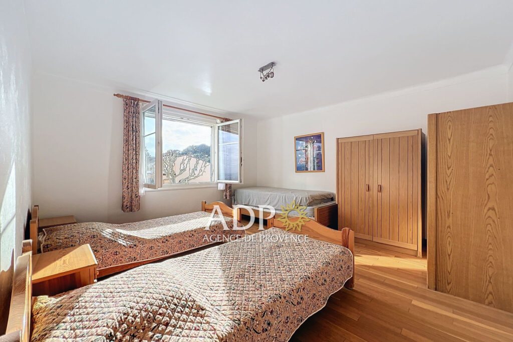 vente maison 5 Pièce(s) – 5 pièces – 4 chambres – 141.24 m²