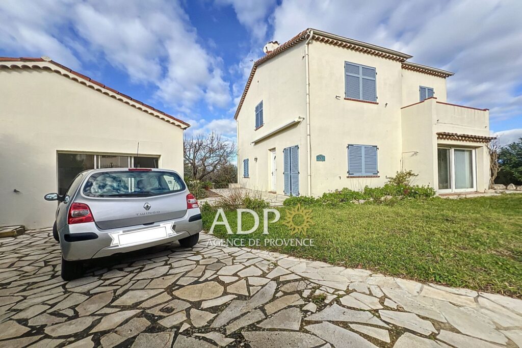 vente maison 5 Pièce(s) – 5 pièces – 4 chambres – 141.24 m²