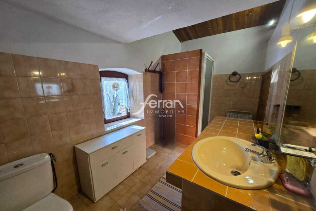 A vendre à Salernes appartement type 3/4 avec jardin – 3 pièces – 3 chambres – 90.00 m²