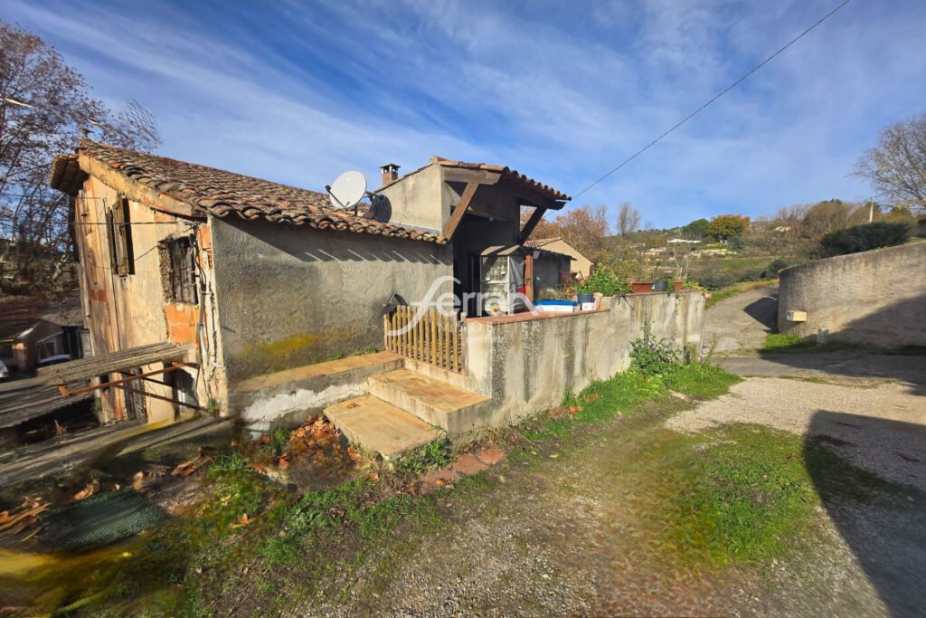 A vendre à Salernes appartement type 3/4 avec jardin – 3 pièces – 3 chambres – 90.00 m²