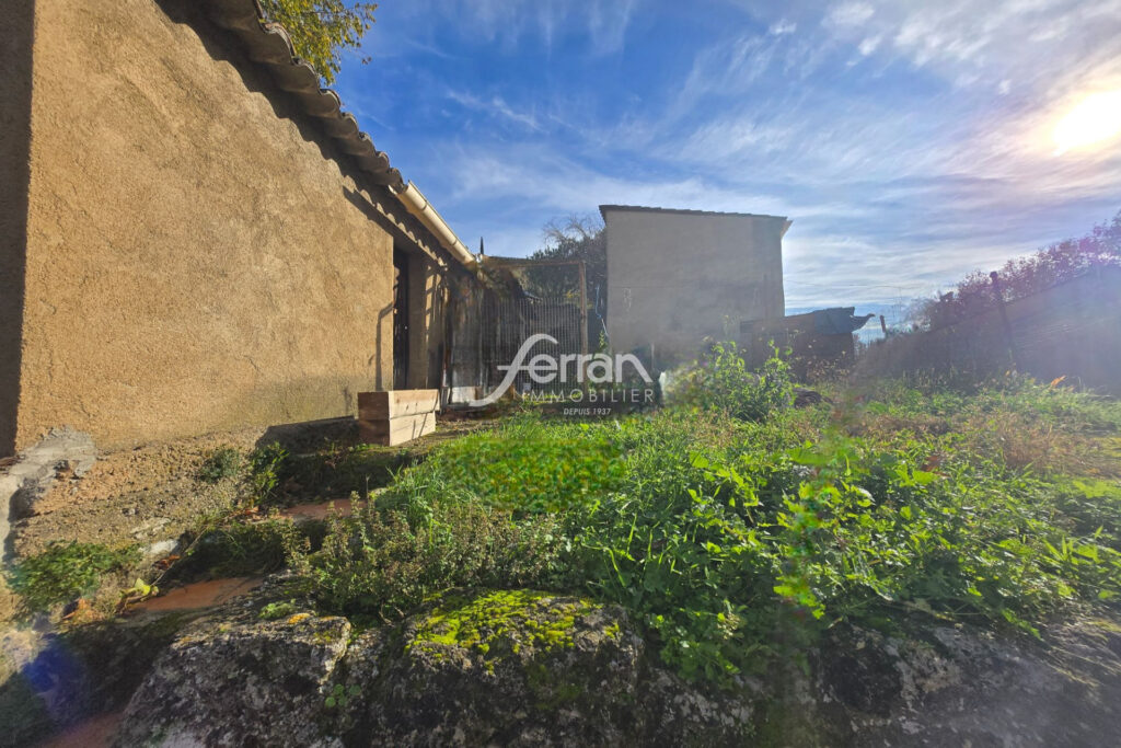 A vendre à Salernes appartement type 3/4 avec jardin – 3 pièces – 3 chambres – 90.00 m²