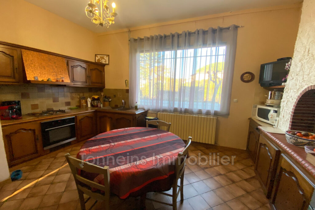 vente maison 6 Pièce(s) – 6 pièces – 5 chambres – 143.00 m²