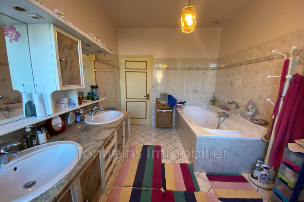 vente maison 6 Pièce(s) – 6 pièces – 5 chambres – 143.00 m²