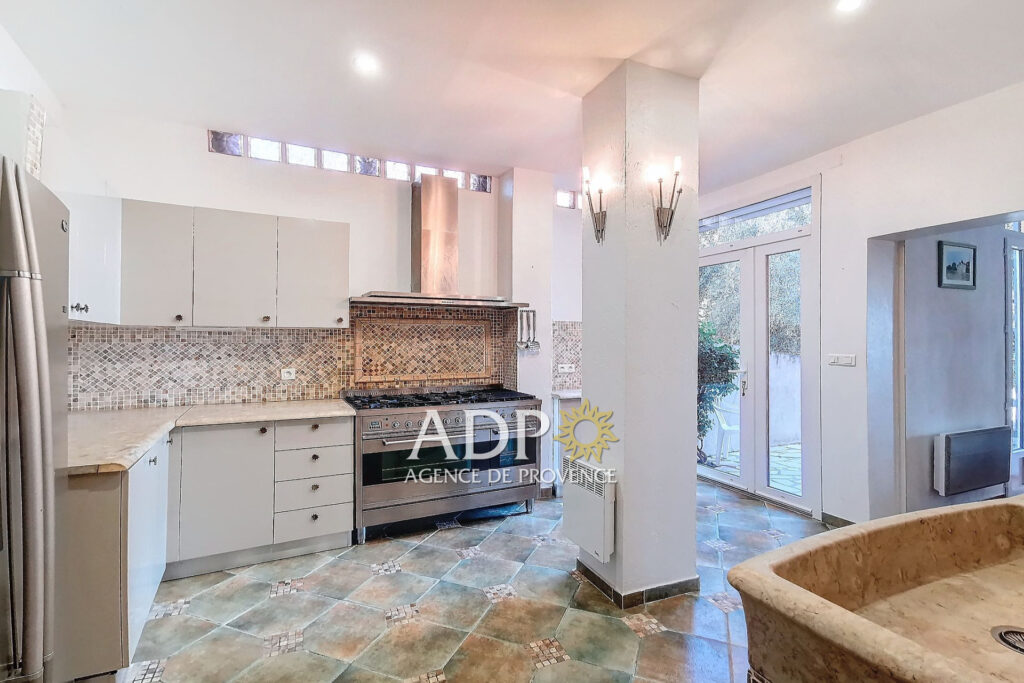 Belle vue – Centre Ville – Faibles charges de copropriété – 4 pièces – 2 chambres – 106.15 m²