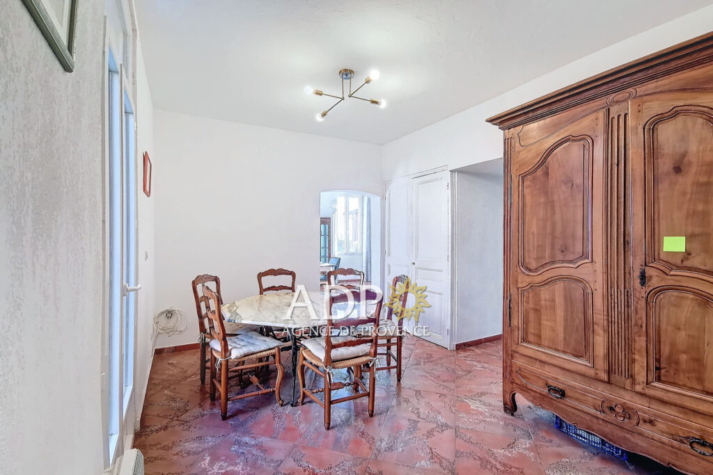 Belle vue – Centre Ville – Faibles charges de copropriété – 4 pièces – 2 chambres – 106.15 m²