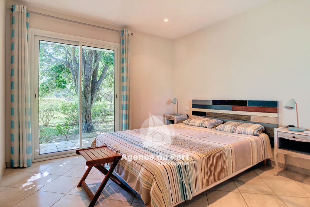 vente villa 9 Pièce(s) – 9 pièces – 6 chambres – 221.00 m²