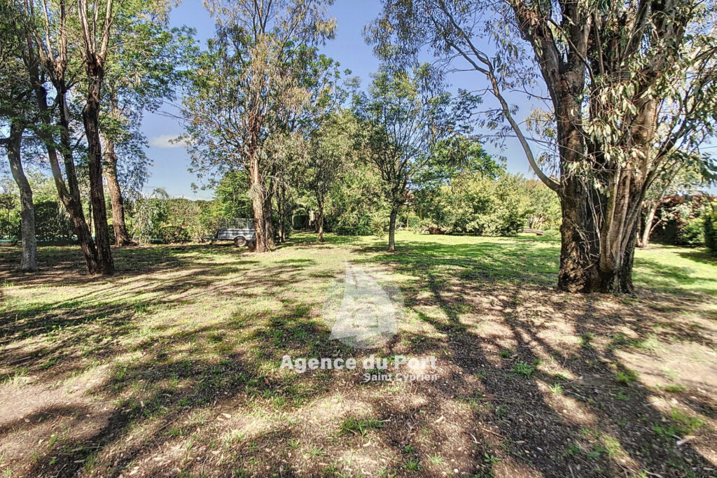 vente villa 9 Pièce(s) – 9 pièces – 6 chambres – 221.00 m²