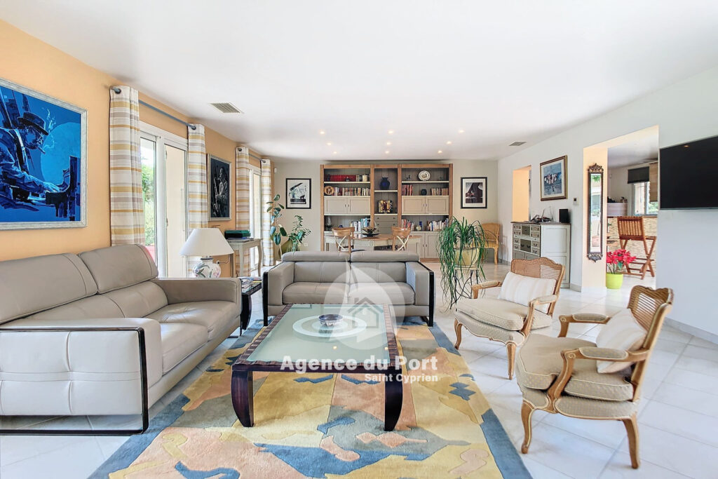 vente villa 9 Pièce(s) – 9 pièces – 6 chambres – 221.00 m²