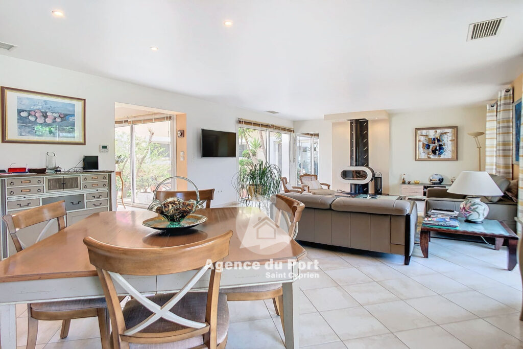 vente villa 9 Pièce(s) – 9 pièces – 6 chambres – 221.00 m²