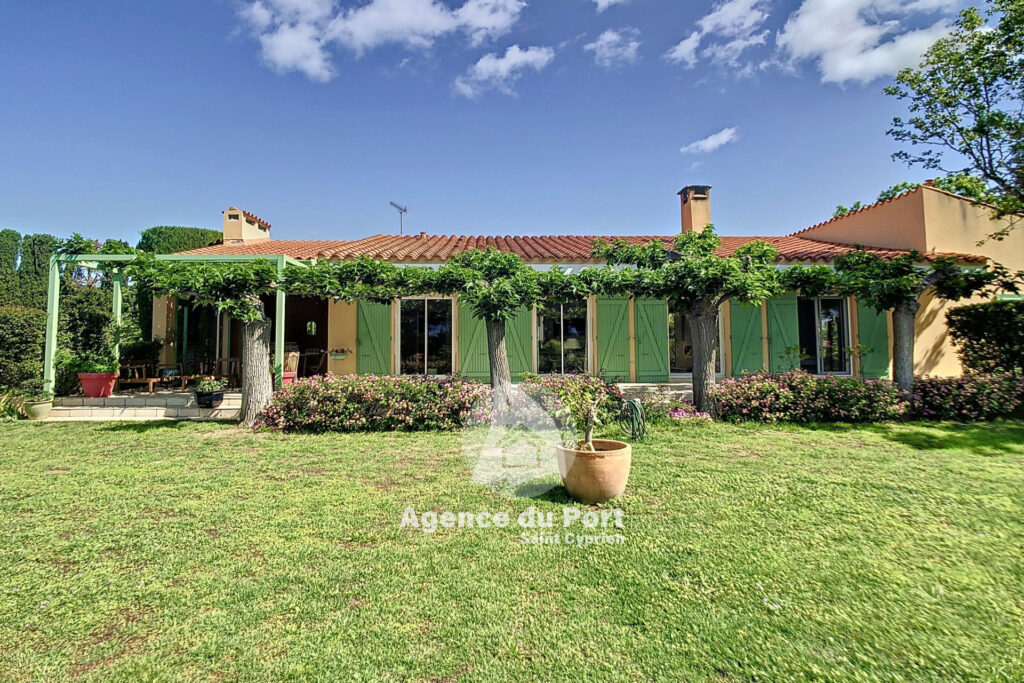 vente villa 9 Pièce(s) – 9 pièces – 6 chambres – 221.00 m²