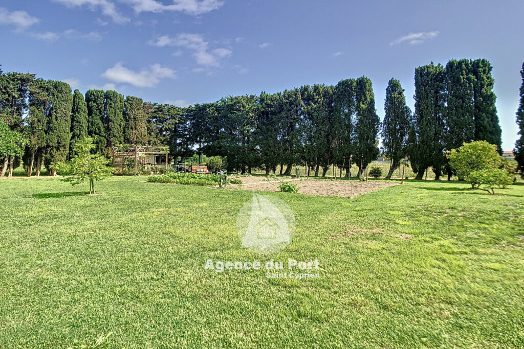 vente villa 9 Pièce(s) – 9 pièces – 6 chambres – 221.00 m²