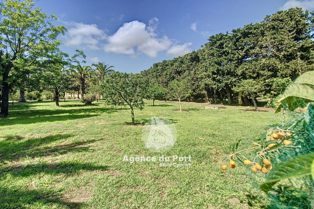 vente villa 9 Pièce(s) – 9 pièces – 6 chambres – 221.00 m²