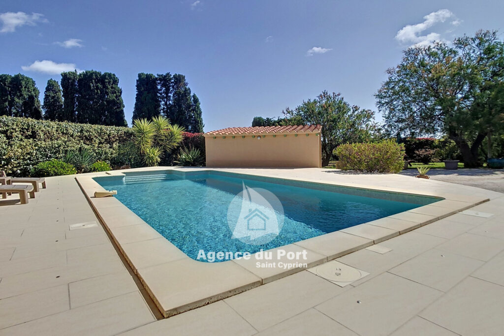 vente villa 9 Pièce(s) – 9 pièces – 6 chambres – 221.00 m²