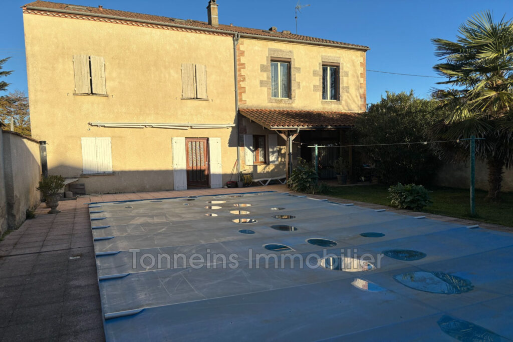 vente maison 6 Pièce(s) – 6 pièces – 5 chambres – 143.00 m²