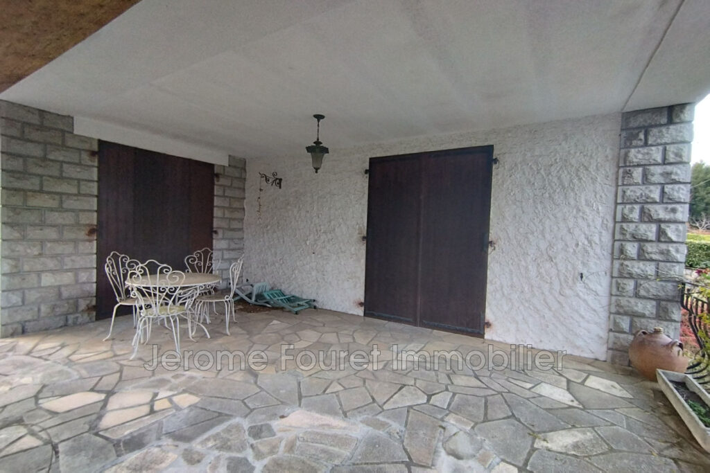 vente  – NR pièces – 6 chambres