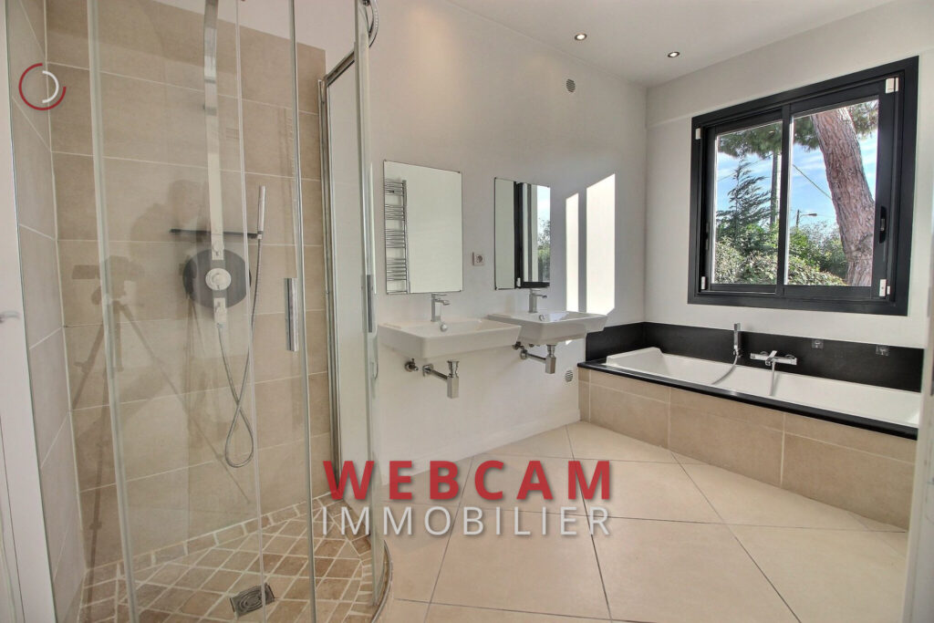 vente villa contemporaine 4 Pièce(s) – 4 pièces – 3 chambres – 163.00 m²