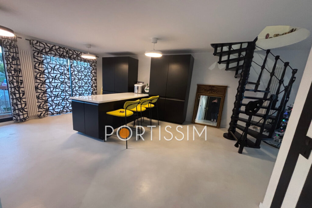 Cros-de-Cagnes – Proche bord de mer – Magnifique duplex de 110 – 4 pièces – 3 chambres – 109.00 m²