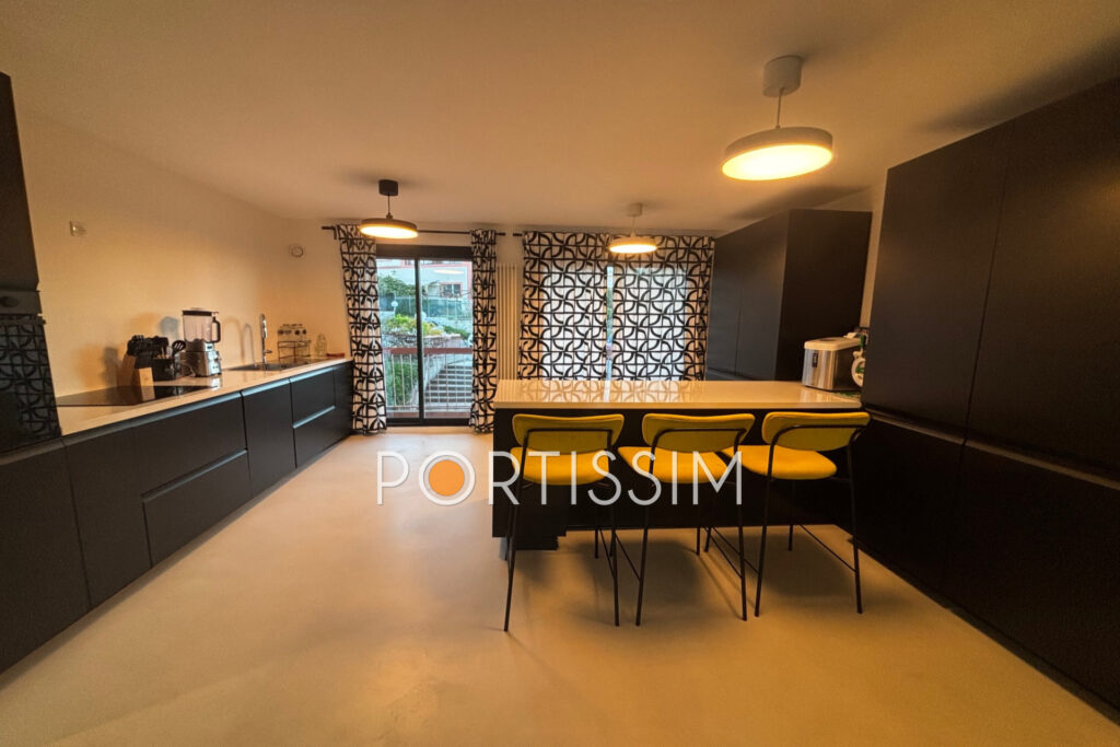 Cros-de-Cagnes – Proche bord de mer – Magnifique duplex de 110 – 4 pièces – 3 chambres – 109.00 m²