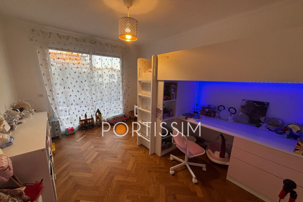 Cros-de-Cagnes – Proche bord de mer – Magnifique duplex de 110 – 4 pièces – 3 chambres – 109.00 m²