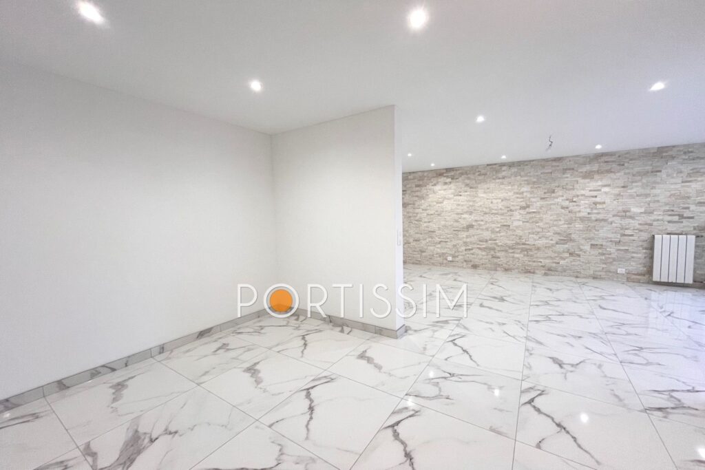 A 100 mètres du bord de mer, appartement 4/5 pièces de 122m2  – 4 pièces – 3 chambres – 122.00 m²