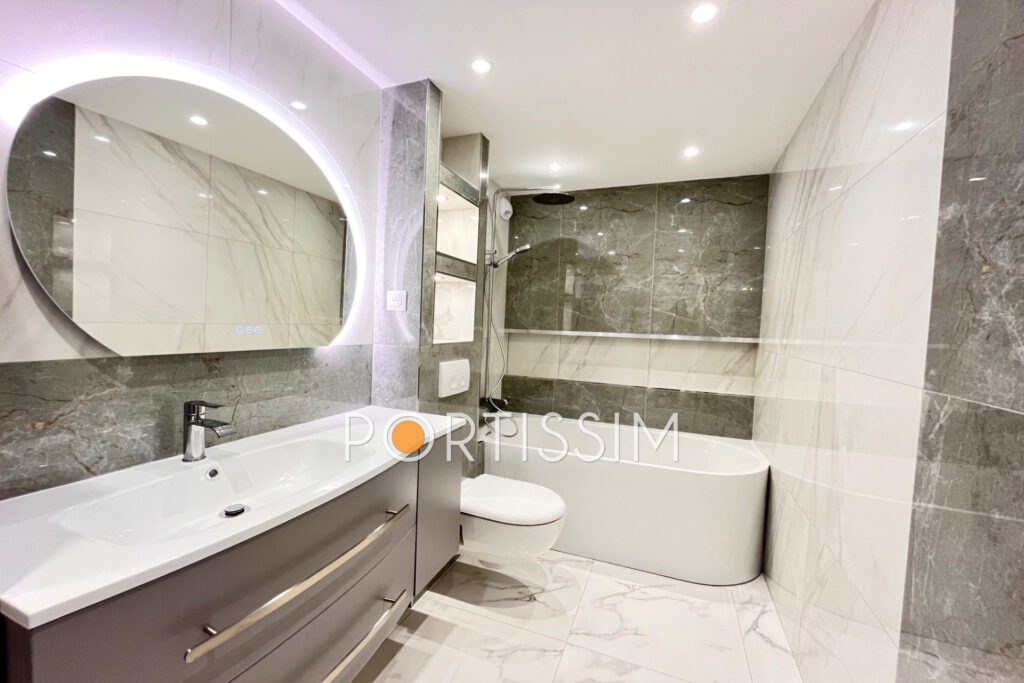 A 100 mètres du bord de mer, appartement 4/5 pièces de 122m2  – 4 pièces – 3 chambres – 122.00 m²