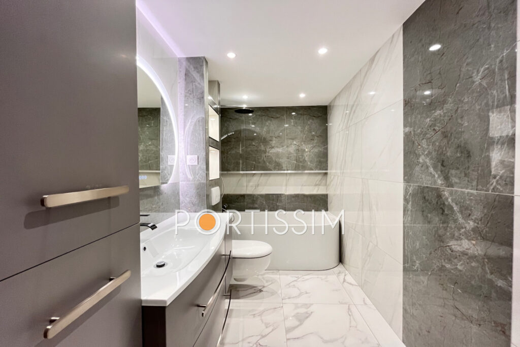 A 100 mètres du bord de mer, appartement 4/5 pièces de 122m2  – 4 pièces – 3 chambres – 122.00 m²