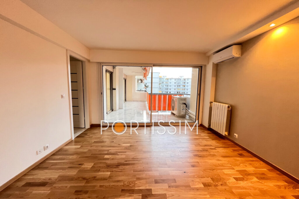 A 100 mètres du bord de mer, appartement 4/5 pièces de 122m2  – 4 pièces – 3 chambres – 122.00 m²