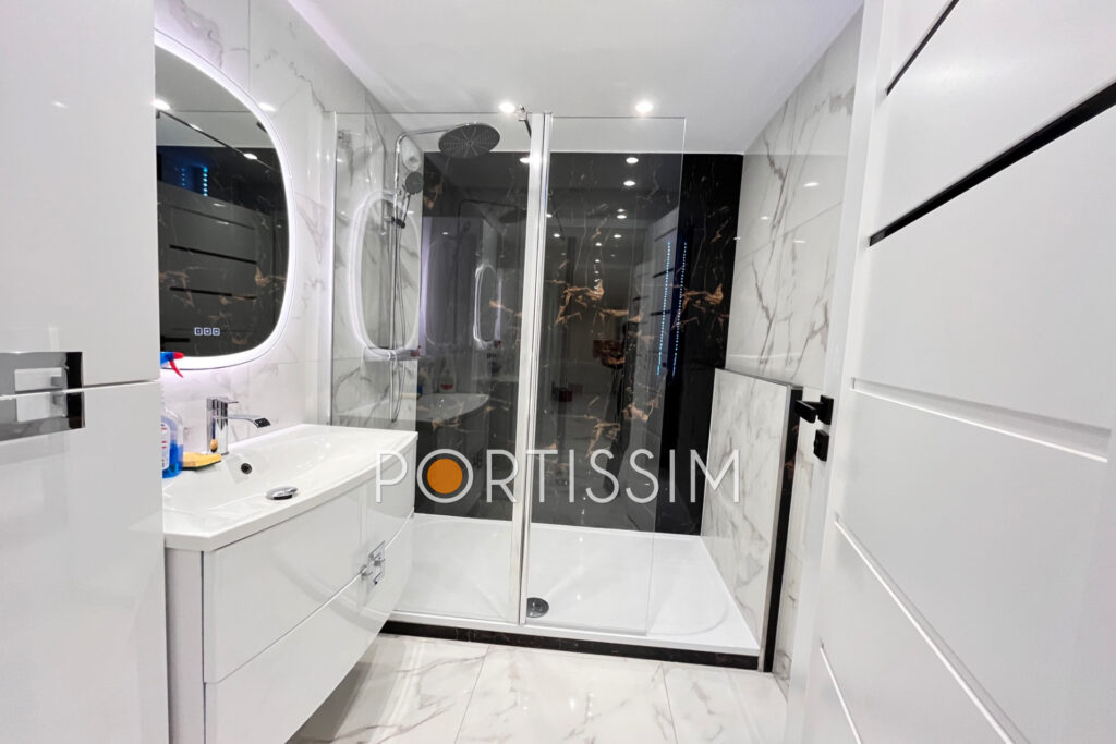 A 100 mètres du bord de mer, appartement 4/5 pièces de 122m2  – 4 pièces – 3 chambres – 122.00 m²