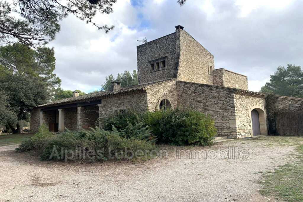 location maison 8 Pièce(s) – 8 pièces – 5 chambres – 237.00 m²