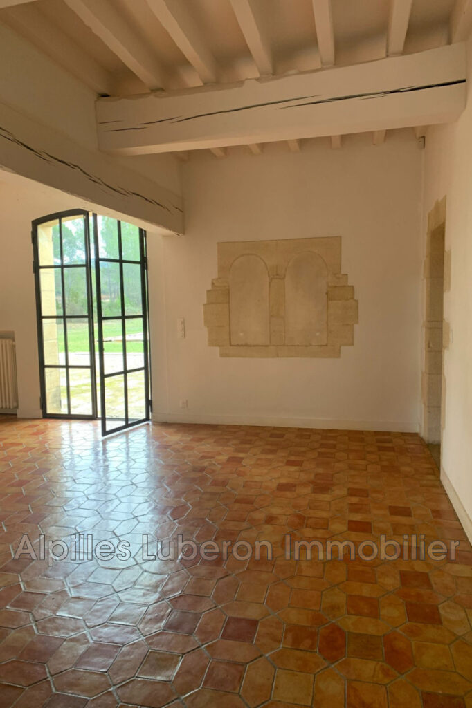 location maison 8 Pièce(s) – 8 pièces – 5 chambres – 237.00 m²