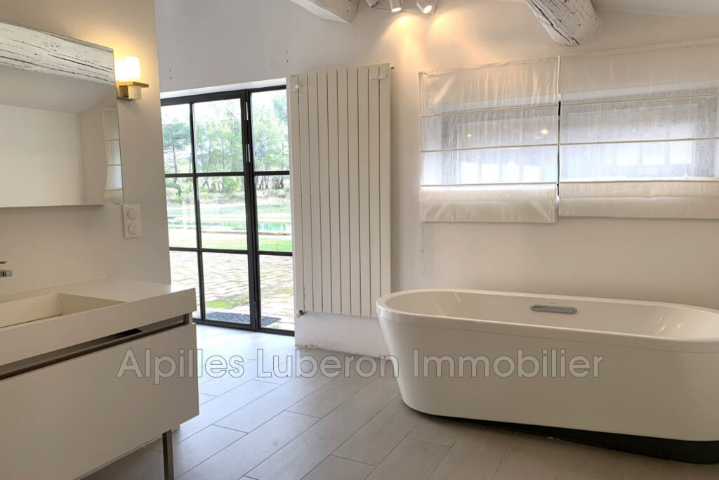 location maison 8 Pièce(s) – 8 pièces – 5 chambres – 237.00 m²