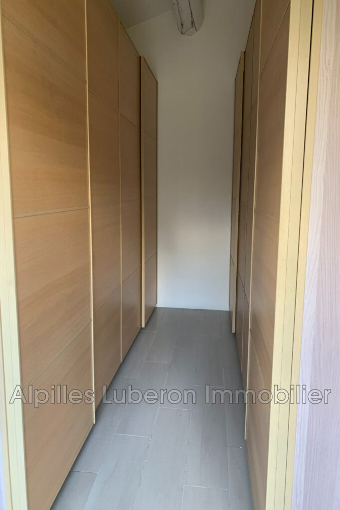 location maison 8 Pièce(s) – 8 pièces – 5 chambres – 237.00 m²