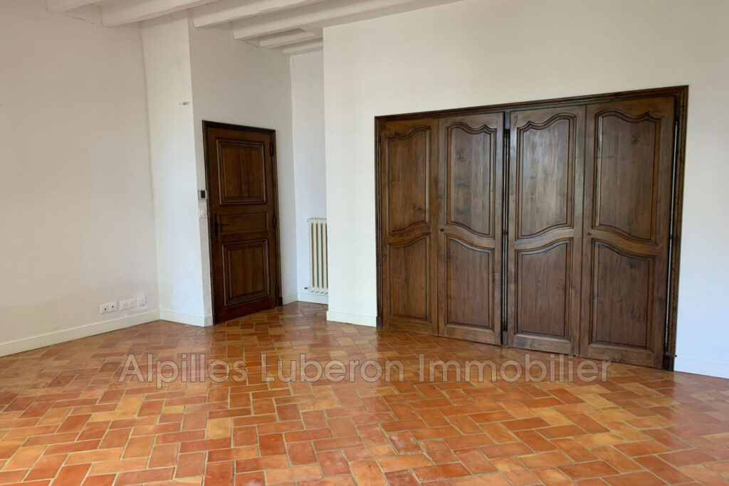 location maison 8 Pièce(s) – 8 pièces – 5 chambres – 237.00 m²