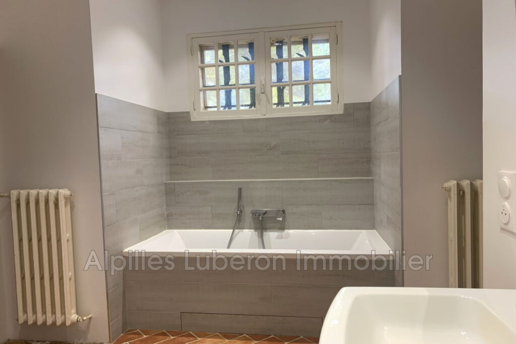 location maison 8 Pièce(s) – 8 pièces – 5 chambres – 237.00 m²