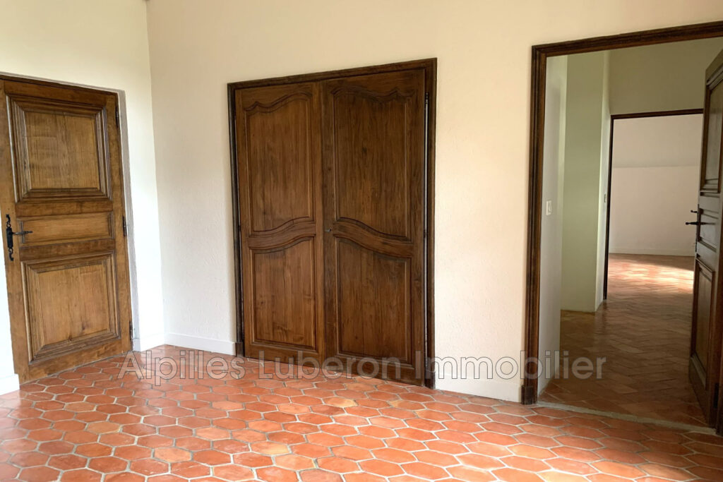 location maison 8 Pièce(s) – 8 pièces – 5 chambres – 237.00 m²