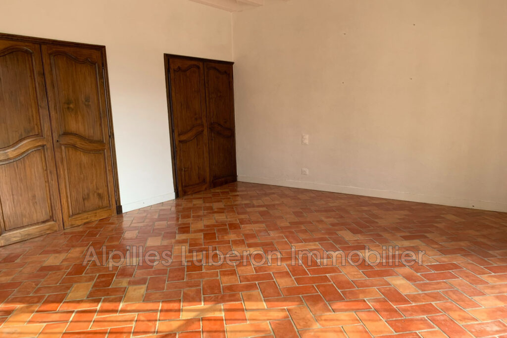 location maison 8 Pièce(s) – 8 pièces – 5 chambres – 237.00 m²