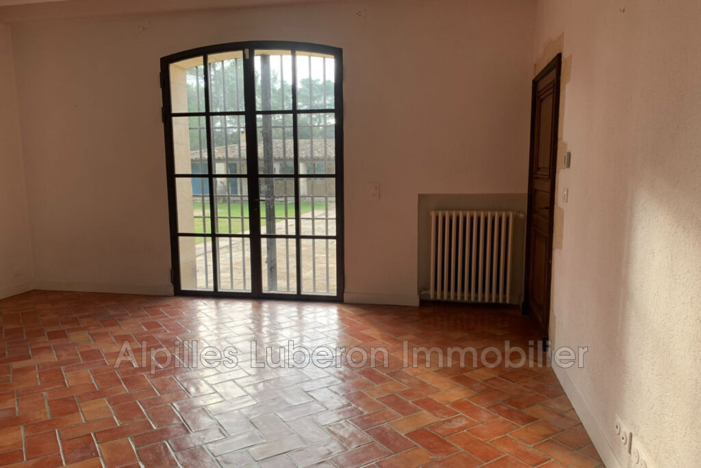 location maison 8 Pièce(s) – 8 pièces – 5 chambres – 237.00 m²