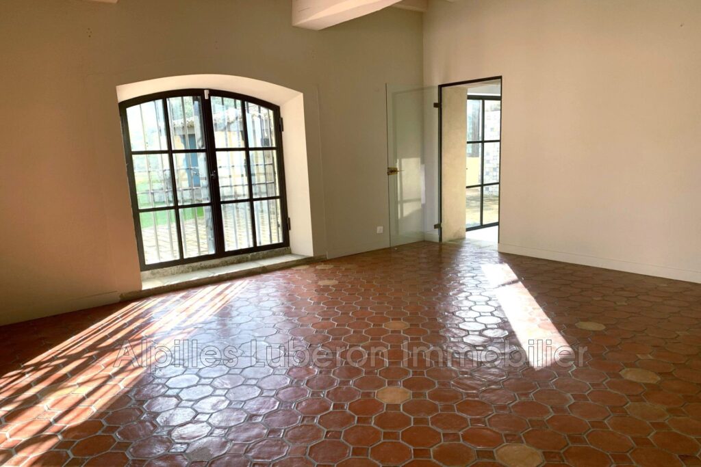 location maison 8 Pièce(s) – 8 pièces – 5 chambres – 237.00 m²