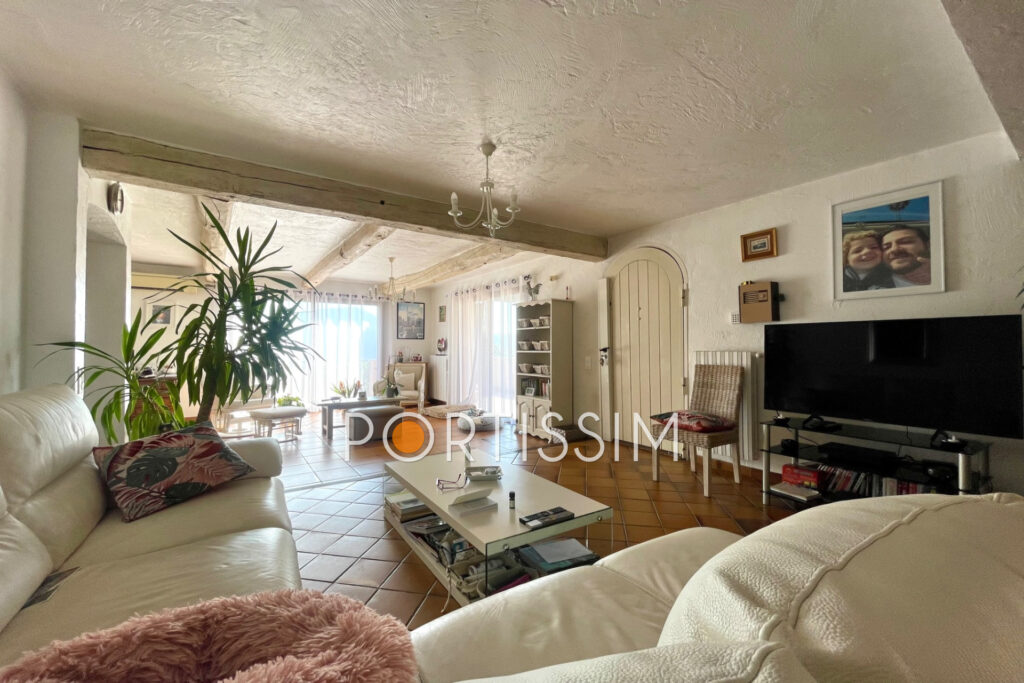 Gattières – Au calme absolu – Maison de 150m² de plain-pied –  – 6 pièces – 3 chambres – 149.00 m²