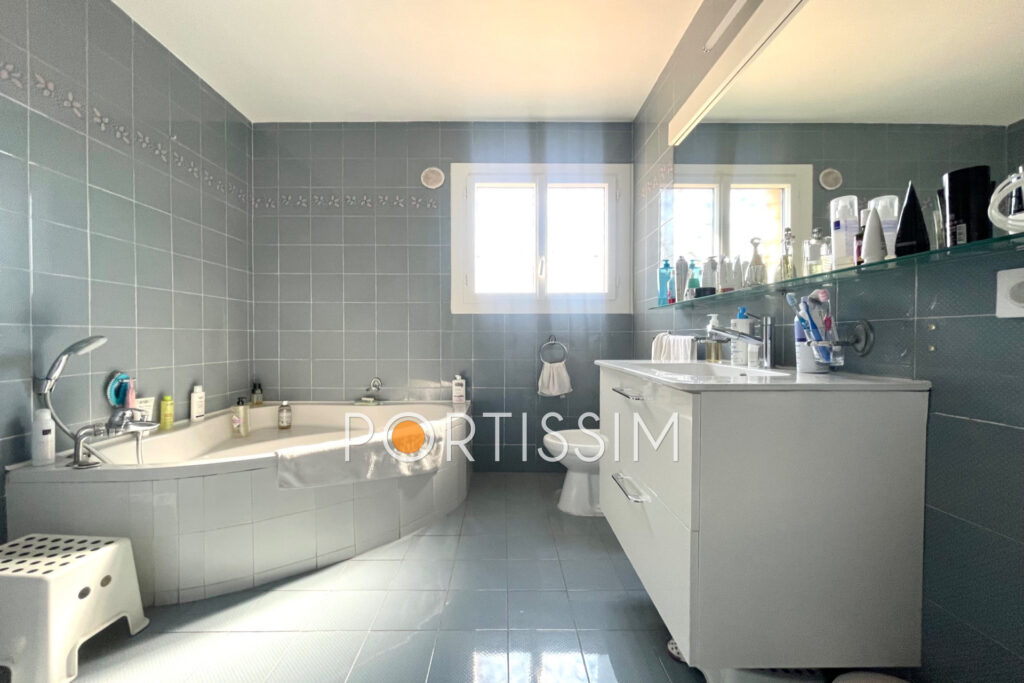 Gattières – Au calme absolu – Maison de 150m² de plain-pied –  – 6 pièces – 3 chambres – 149.00 m²