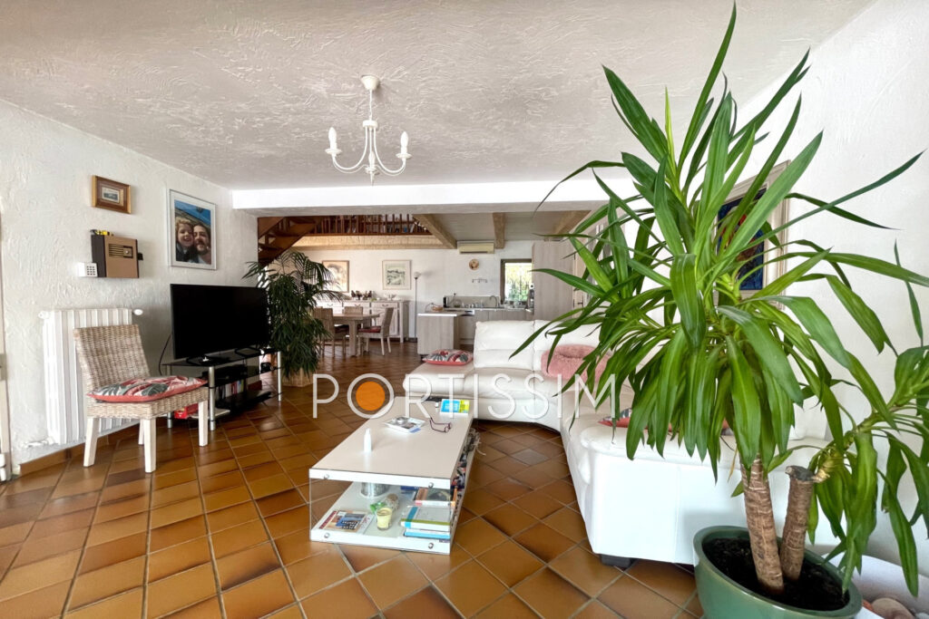 Gattières – Au calme absolu – Maison de 150m² de plain-pied –  – 6 pièces – 3 chambres – 149.00 m²