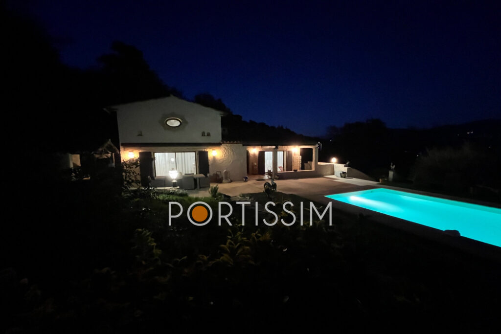 Gattières – Au calme absolu – Maison de 150m² de plain-pied –  – 6 pièces – 3 chambres – 149.00 m²