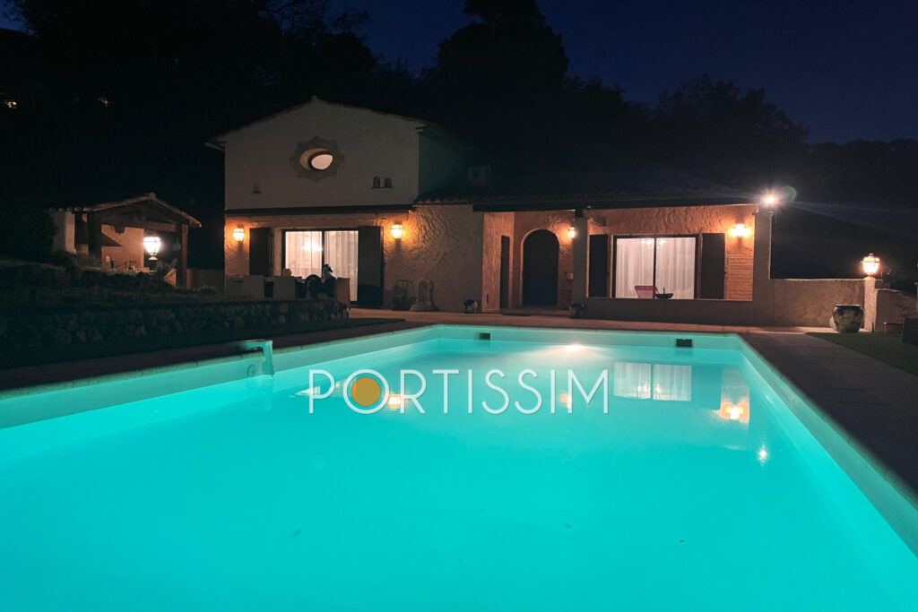 Gattières – Au calme absolu – Maison de 150m² de plain-pied –  – 6 pièces – 3 chambres – 149.00 m²