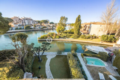 Double maison de pêcheur avec jardin, piscine et ponton d’amar – 8 pièces – 6 chambres – 170.00 m²