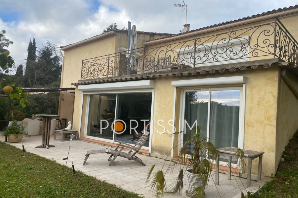 Villa individuelle La Colle-sur-Loup, – 5 pièces – 3 chambres – 224.00 m²