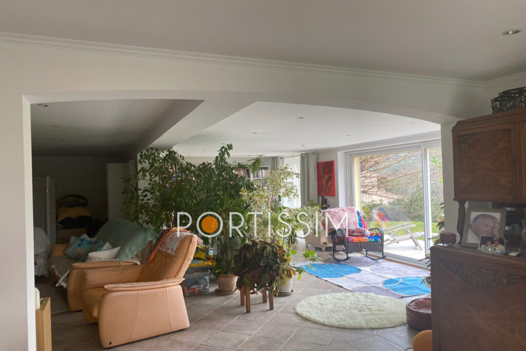 Villa individuelle La Colle-sur-Loup, – 5 pièces – 3 chambres – 224.00 m²