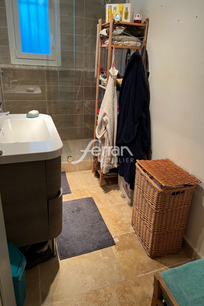 A vendre à Trans-en-Provence, villa de plain-pied + piscine +  – 5 pièces – 3 chambres – 125.00 m²